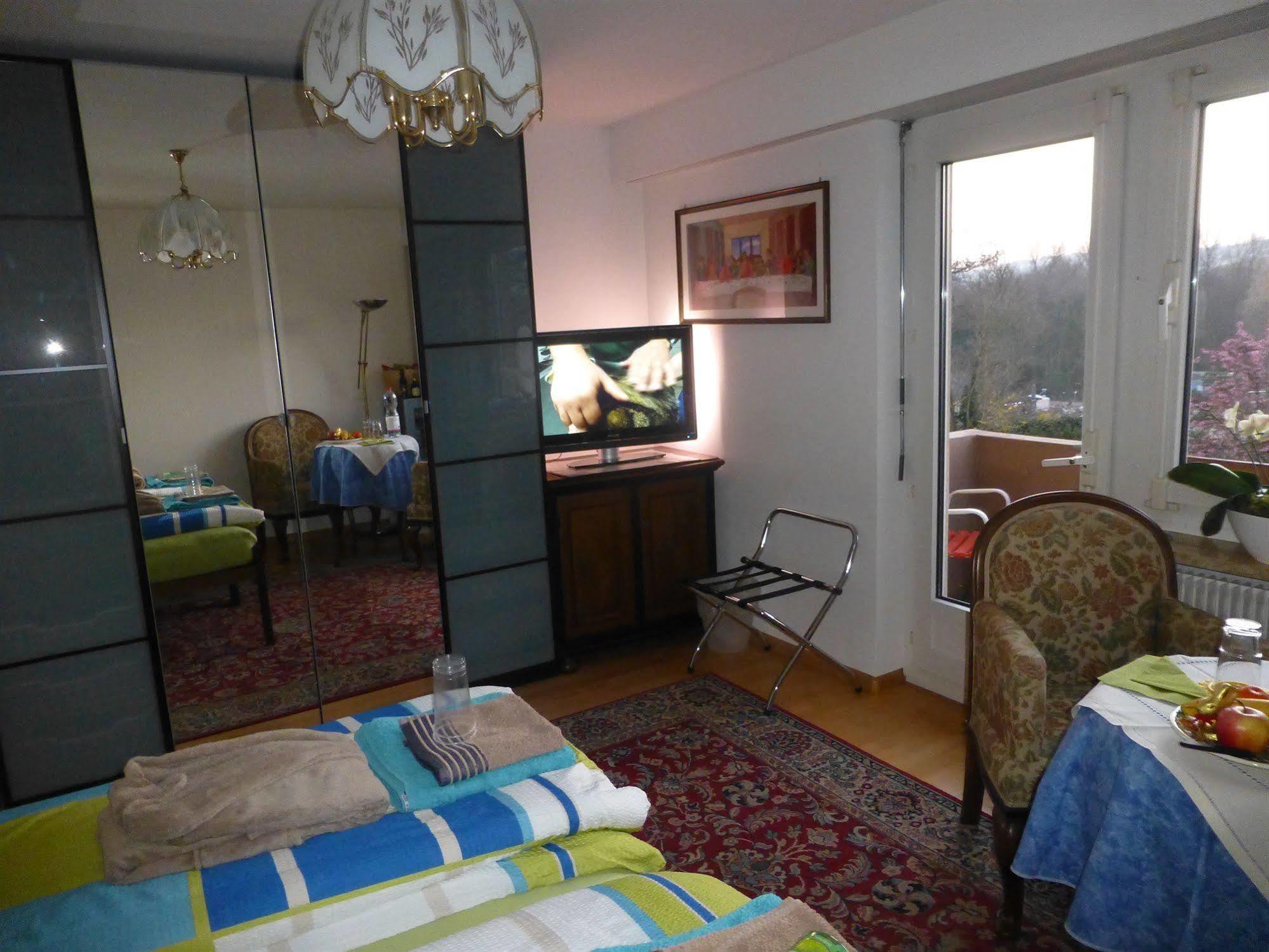Bed & Breakfast Pappelweg - 2 Muttenz