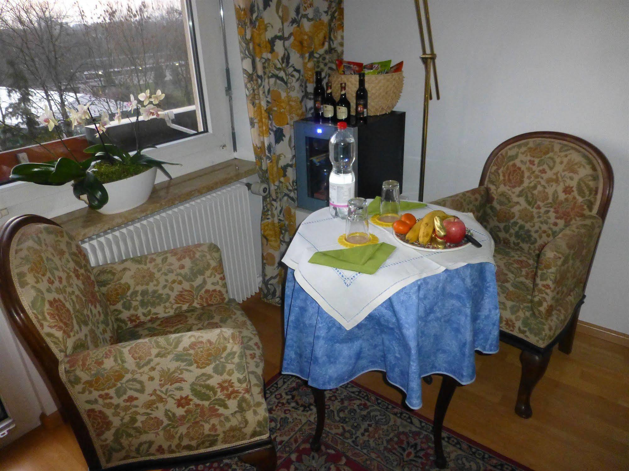 Pappelweg - 2 Bed & Breakfast Muttenz